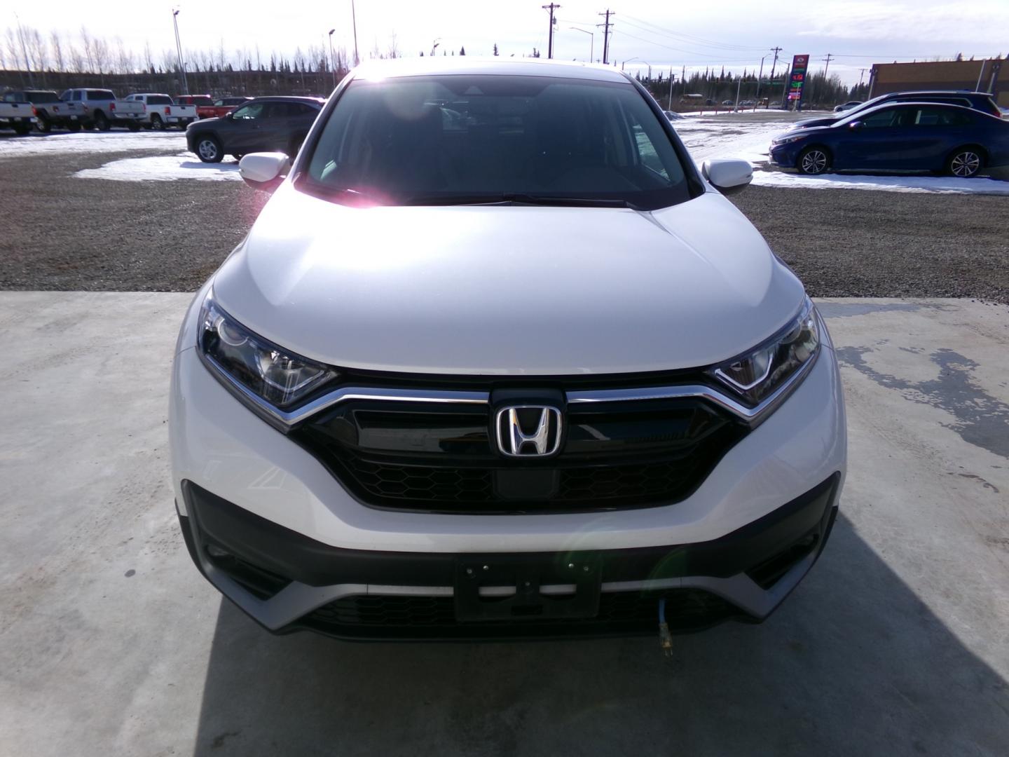 2022 White Honda CR-V EX-L AWD (2HKRW2H8XNH) with an 1.5L L4 16V DOHC TURBO engine, CVT transmission, located at 2630 Philips Field Rd., Fairbanks, AK, 99709, (907) 458-0593, 64.848068, -147.780609 - Photo#1